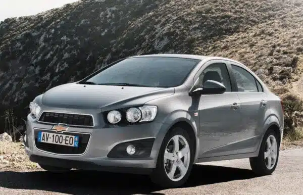 Alfombrilla para Chevrolet Aveo Sedan (2011-2015)
