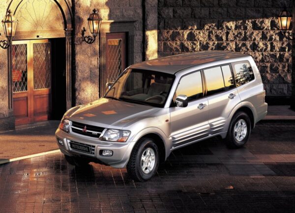 Alfombrilla para Mitsubishi Pajero Batalla Larga (1991-1998)