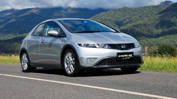 Alfombrilla para Honda Civic 3 y 5 puertas (2006-2012)
