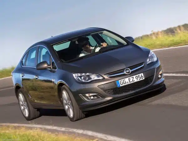 Alfombrilla para Opel Astra J Sedan (2010-2016)