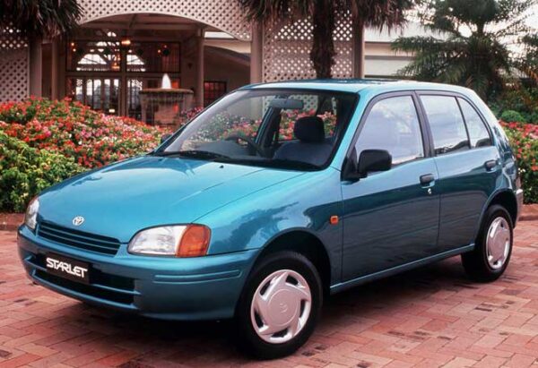 Alfombrilla para Toyota Starlet (1996-1999)