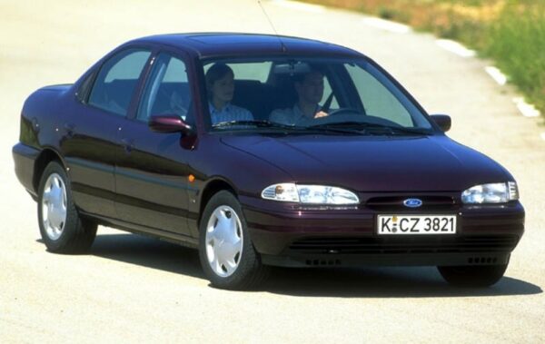 Alfombrilla para Ford Mondeo MK1 5 puertas (1992-1996)
