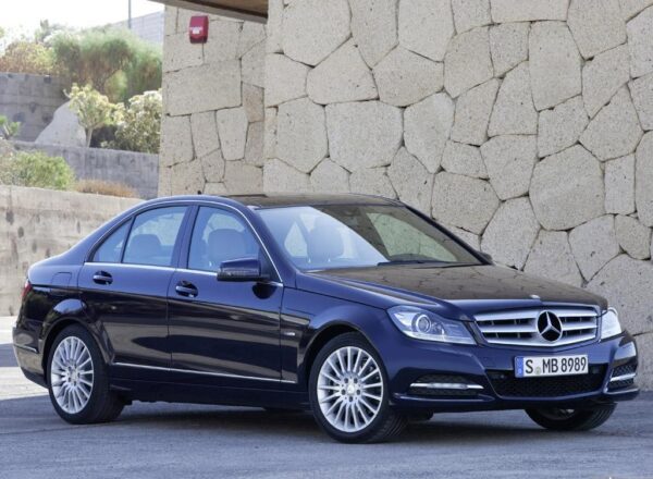 Alfombrilla para Mercedes-Benz Clase C W204 Sedan (2007-2014)