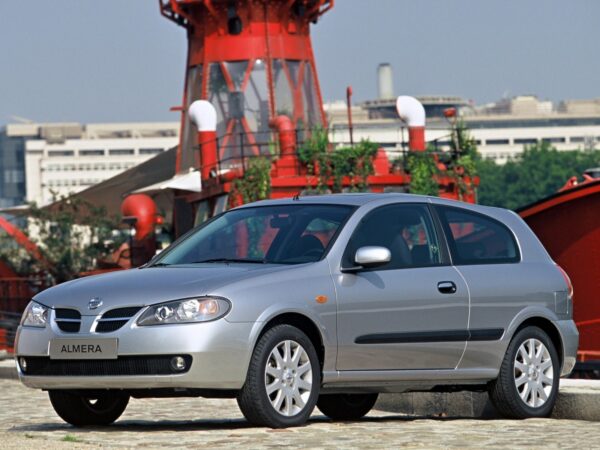 Alfombrilla para Nissan Almera 5 puertas (2000-2007)