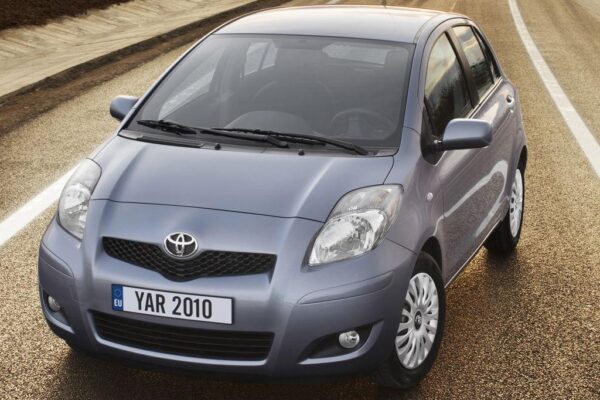 Alfombrilla para Toyota Yaris 3/5 puertas (2006-2011)